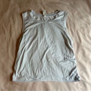 Yogalicious White Workout Tank with Ruched Sides – Size Medium